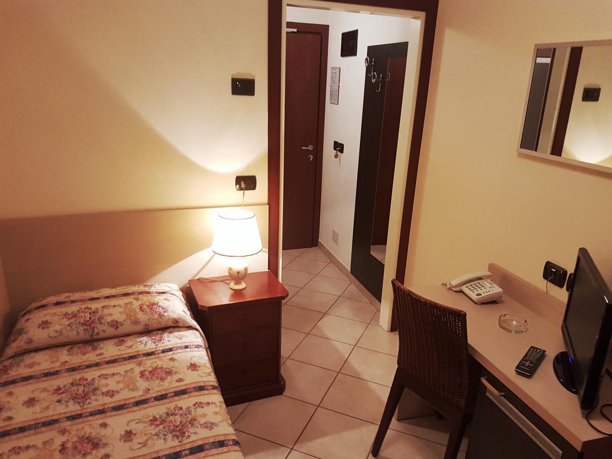 Hotel Bridge Bellaria-Igea Marina Dış mekan fotoğraf